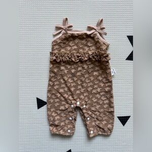 Shein|Baby girl sleeveless jumpsuit in neutral Brown,textured butterfly style•